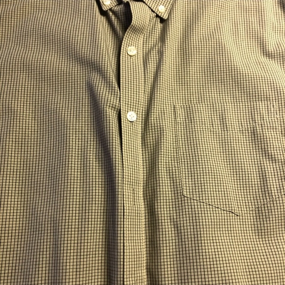 Van Heusen Set of 2 Men's Dress Shirts Size Large - Picture 3 of 7